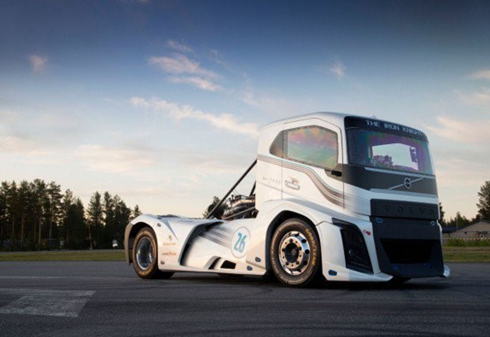 Leia mais sobre o artigo Conheça o Volvo Iron Knight, o caminhão mais rápido do mundo