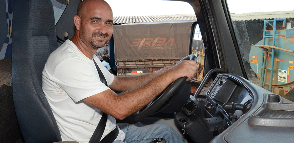 Leia mais sobre o artigo Motoristas de caminhão poderão se aposentar após 25 anos de trabalho