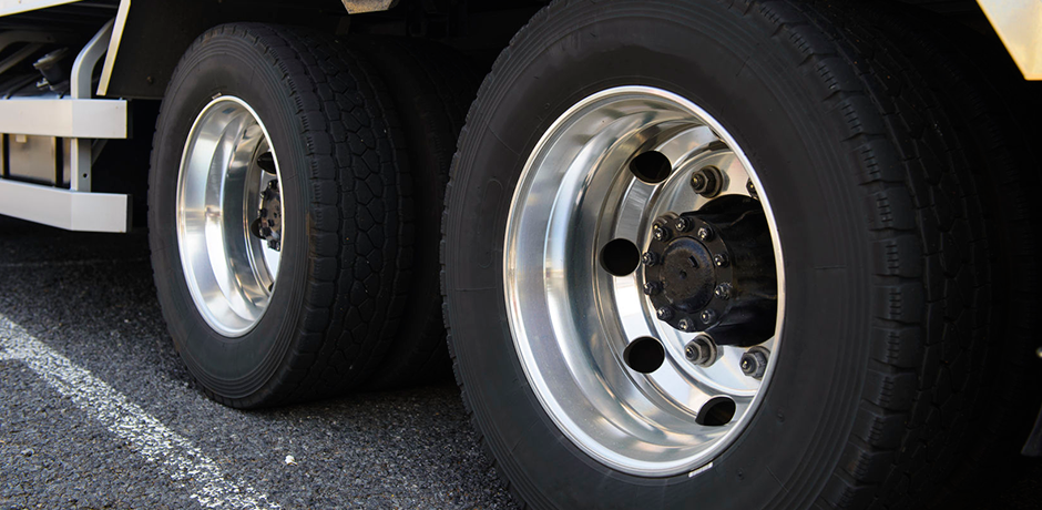Leia mais sobre o artigo Manutenção dos pneus: melhor vida útil, desempenho e segurança em suas viagens.