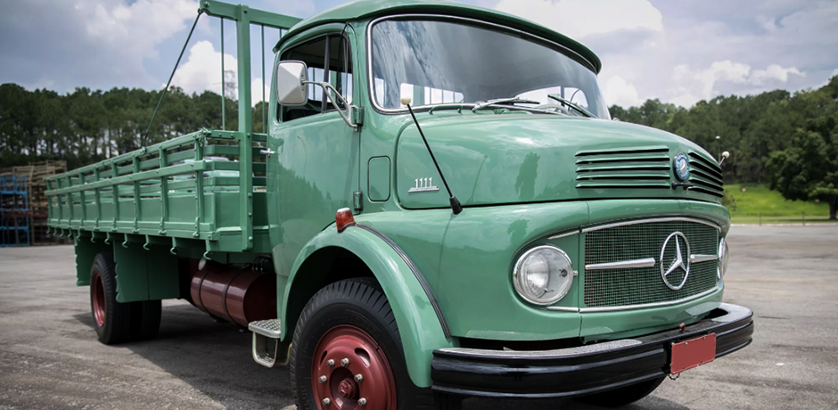 Leia mais sobre o artigo Como é dirigir um caminhão de 50 anos atrás